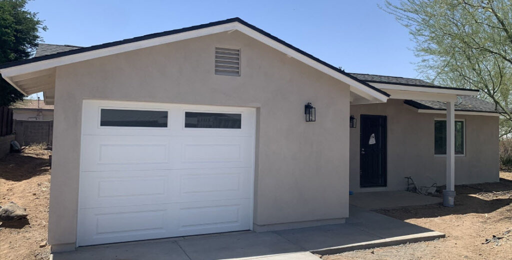 Stucco vs. Wood Siding: Best Paint Types for Scottsdale’s Climate